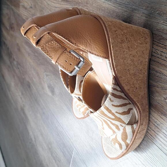 Dolce Vita Brown Zebra Print Ankle Strap Open Toe Wedge Heel Size 8 - Picture 6 of 9